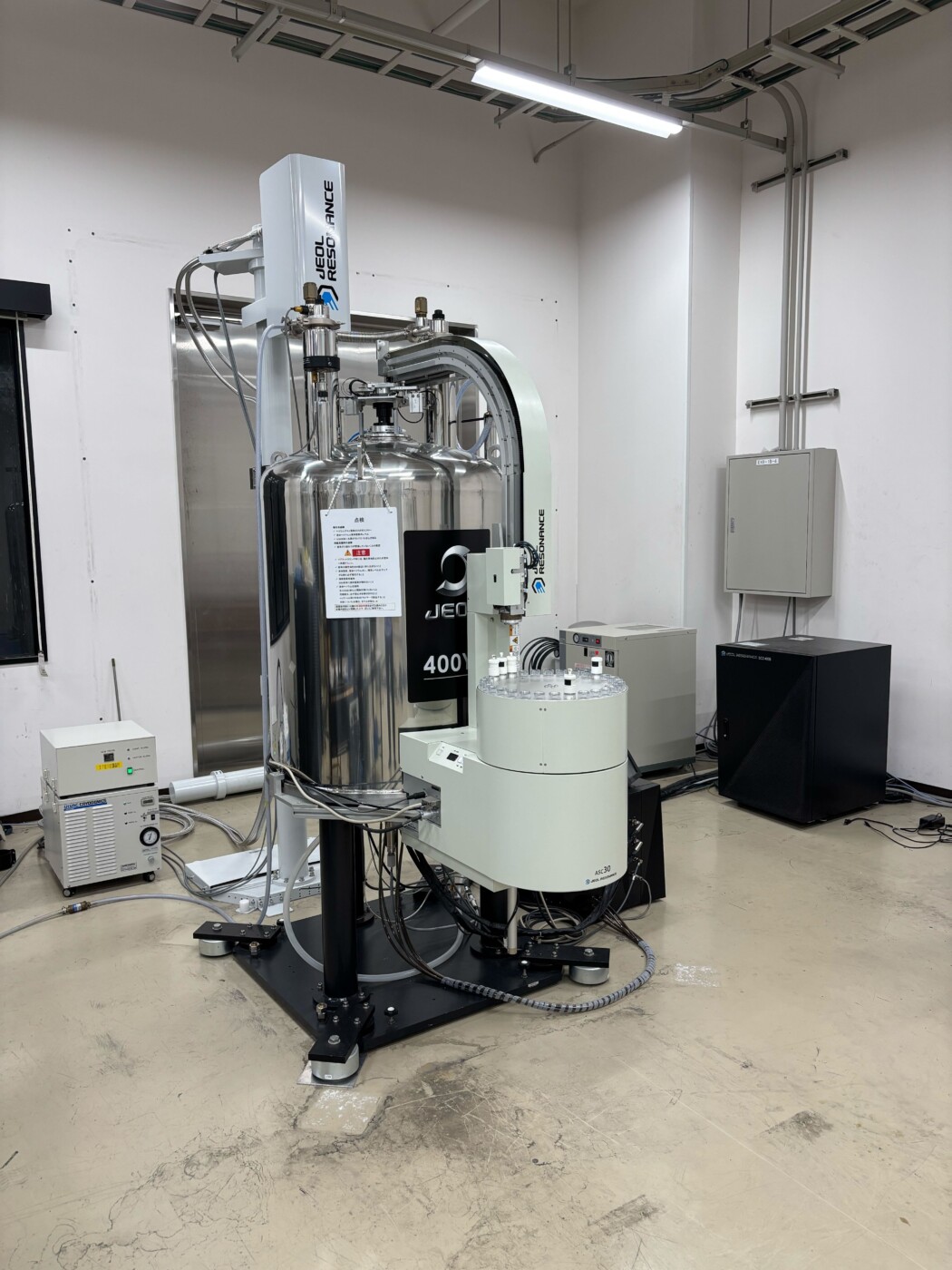 高分解能核磁気共鳴装置システム JNM-ECZ400S